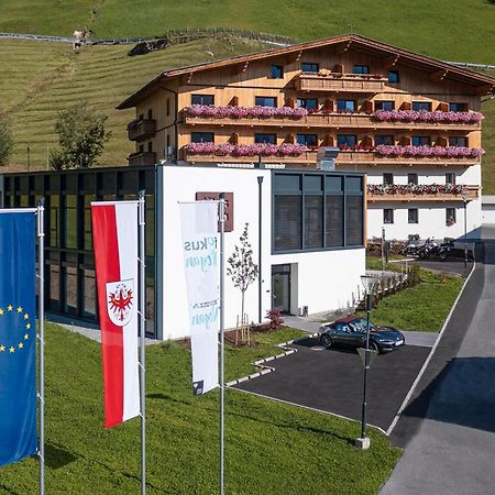 Das Unterrain Lifestyle Hotel Sankt Jakob in Defereggen Bagian luar foto