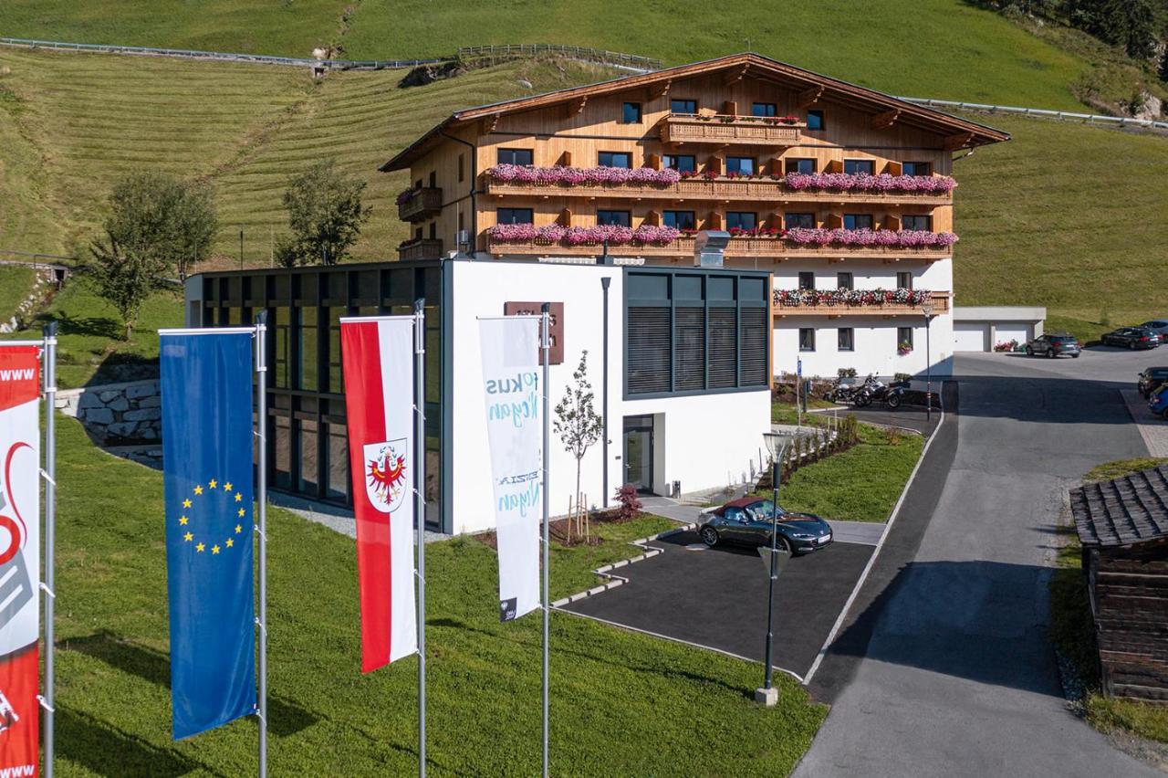 Das Unterrain Lifestyle Hotel Sankt Jakob in Defereggen Bagian luar foto